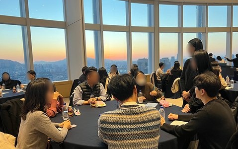 롯데타워 고층 레스토랑에서 진행된 시크릿크루 베스트크루 오프라인 모임