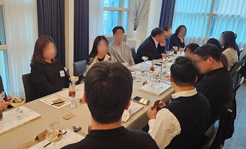 파인다이닝 레스토랑에서 진행된 시크릿크루 베스트크루 오프라인 모임
